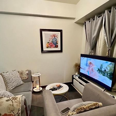 Brixton Place, Weston Tower Manila Exterior photo