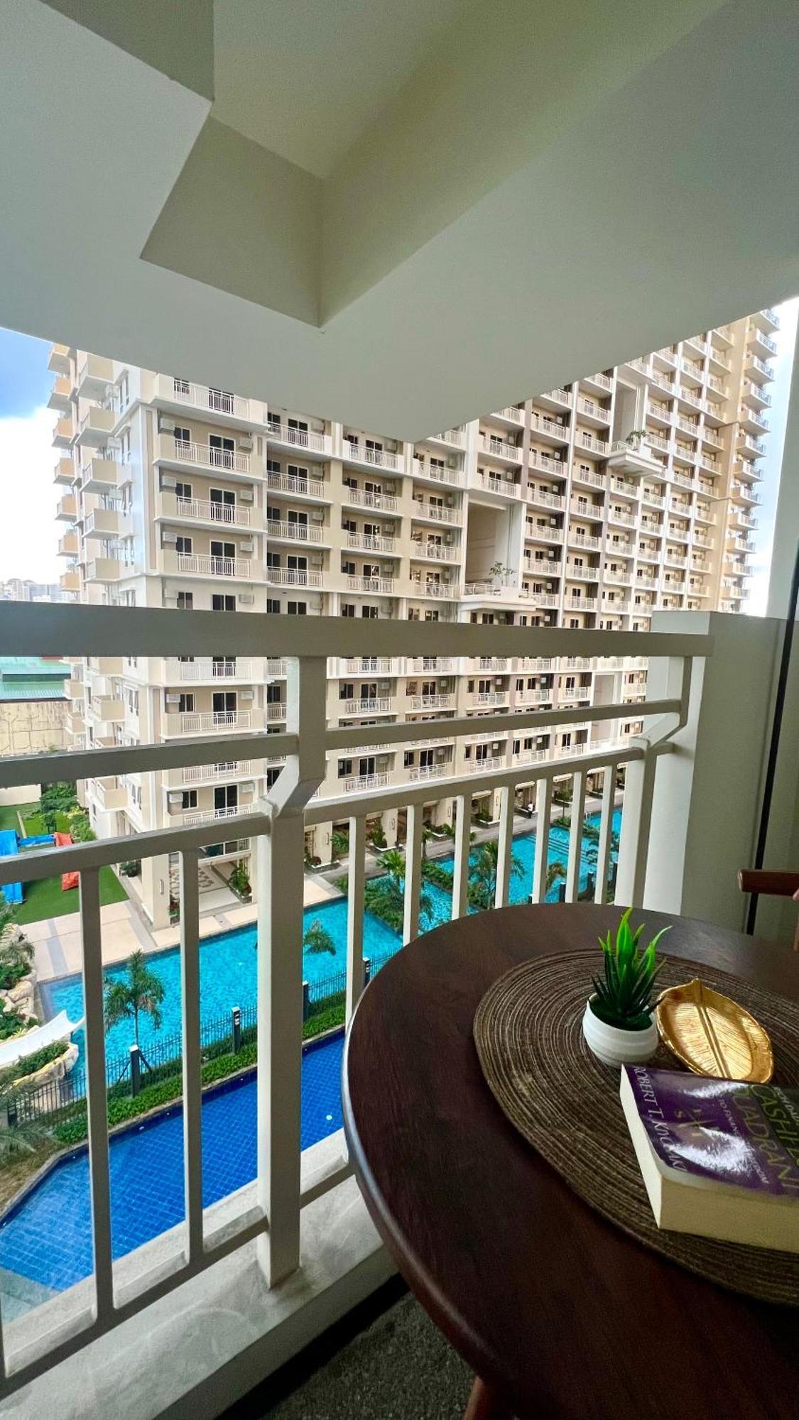 Brixton Place, Weston Tower Manila Exterior photo